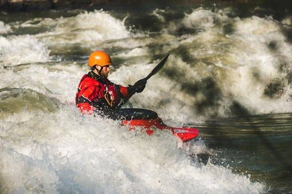 Guide complet pour débutants en canoe en Ardèche